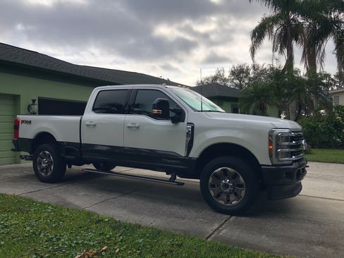 Used 2024 Ford F350 King Ranch w/ FX4 Off-Road Package image 2
