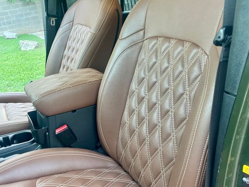 Used 2022 Jeep Gladiator Sport image 13