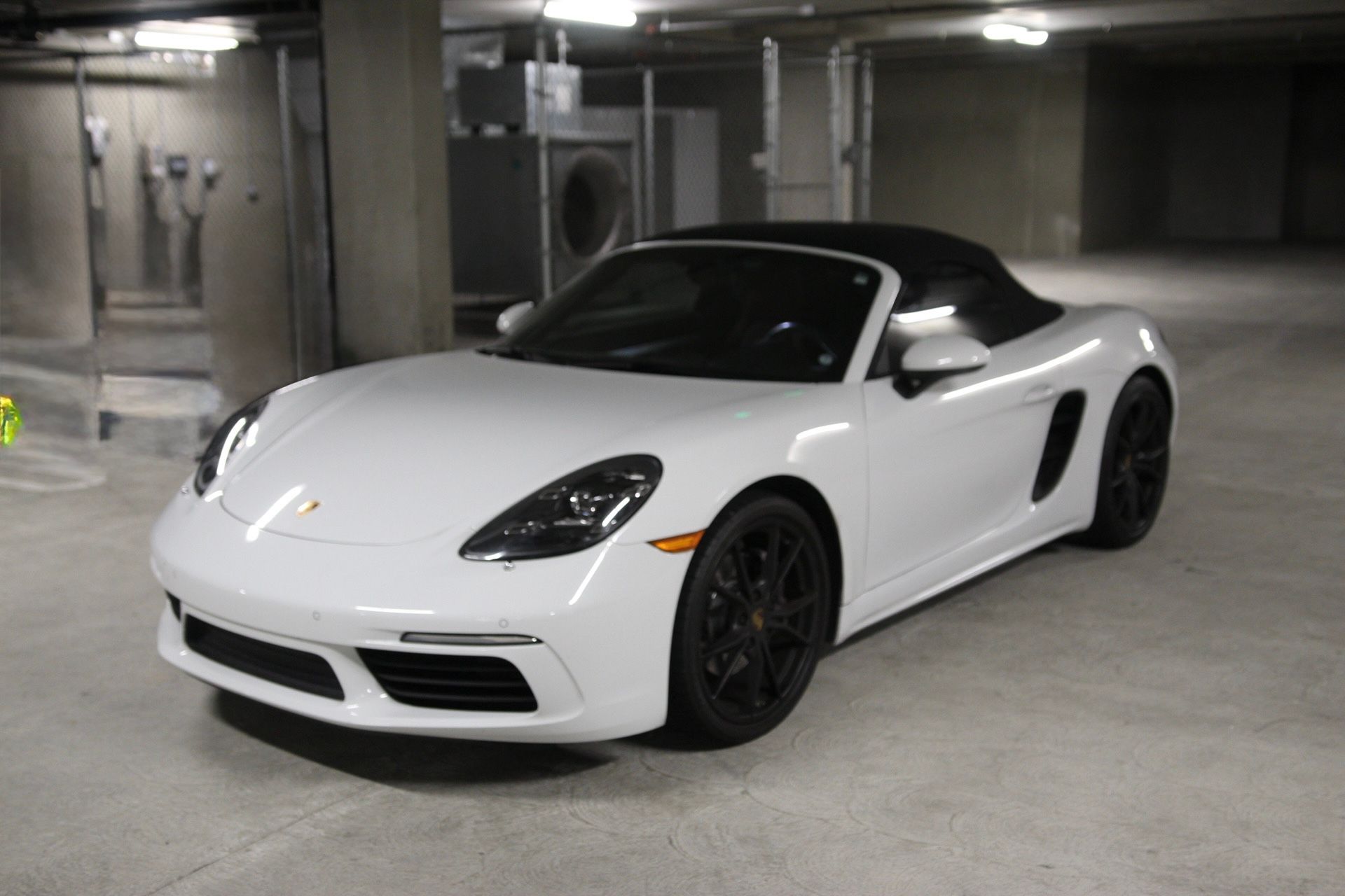 Used 2019 Porsche 718 Boxster RWD image 1