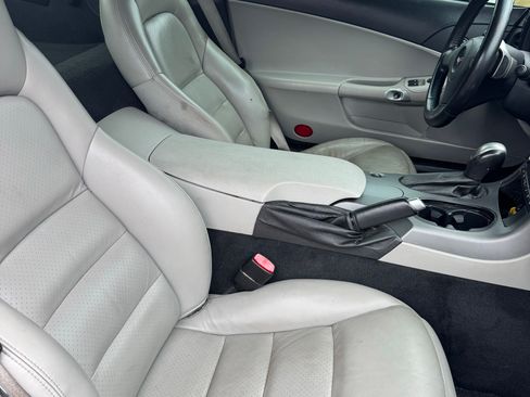 Used 2007 Chevrolet Corvette Coupe 2D w/ Preferred Equipment Group image 2