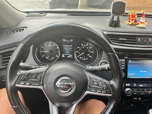 Used 2017 Nissan Rogue SL w/ SL Premium Package image 14