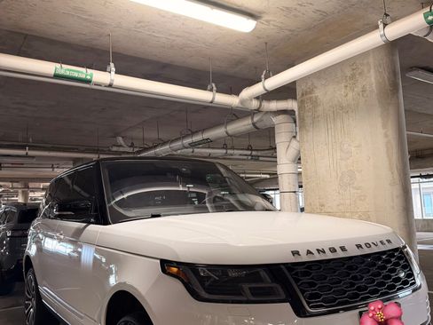 Used 2021 Land Rover Range Rover image 2