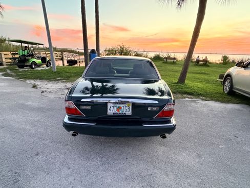 Used 2001 Jaguar XJ8 RWD image 4