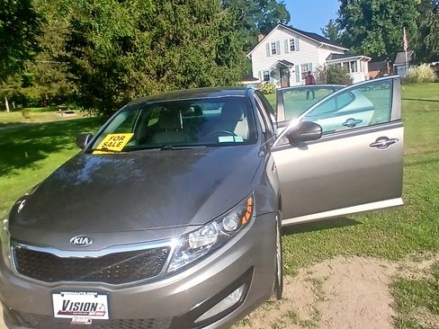 Used 2013 Kia Optima LX image 2