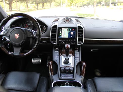 Used 2014 Porsche Cayenne AWD/4WD image 11
