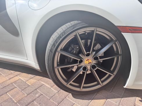 Used 2021 Porsche 911 Carrera image 5