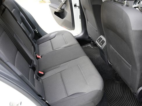 Used 2017 Volkswagen Golf S image 12