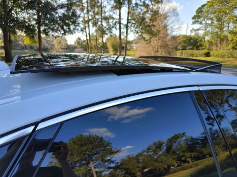 Used 2019 Jaguar XF Premium image 14