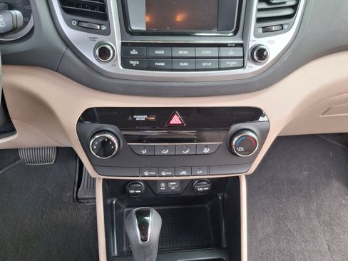 Used 2017 Hyundai Tucson SE w/ SE Popular Package 02 AWD/4WD image 10
