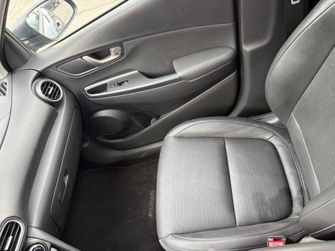 Used 2018 Hyundai Kona Limited image 18