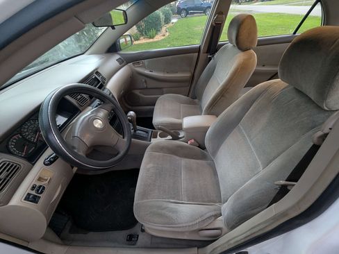 Used 2003 Toyota Corolla LE image 6