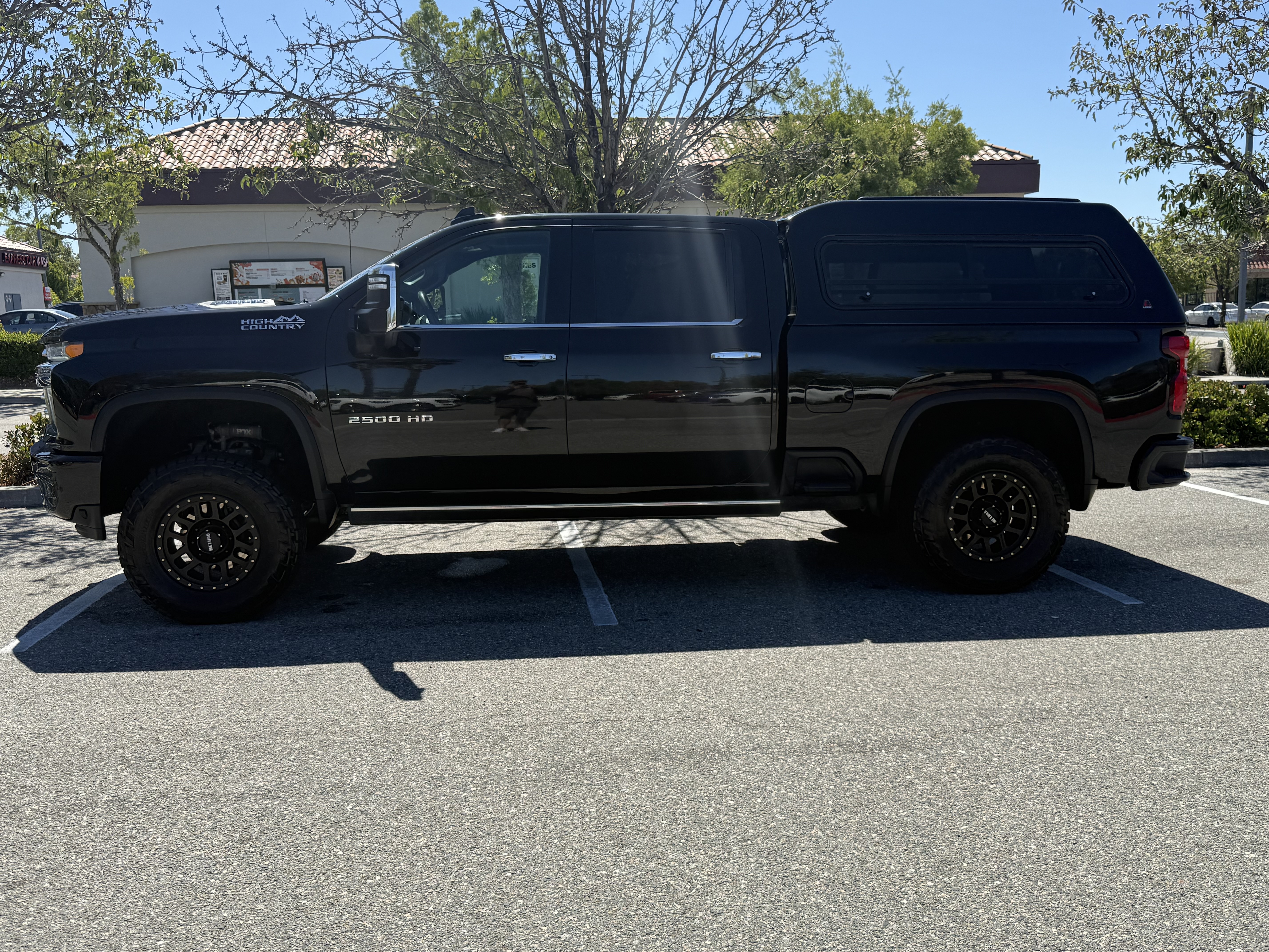 Used 2022 Chevrolet Silverado 2500 High Country w/ Safety Package II AWD/4WD image 1