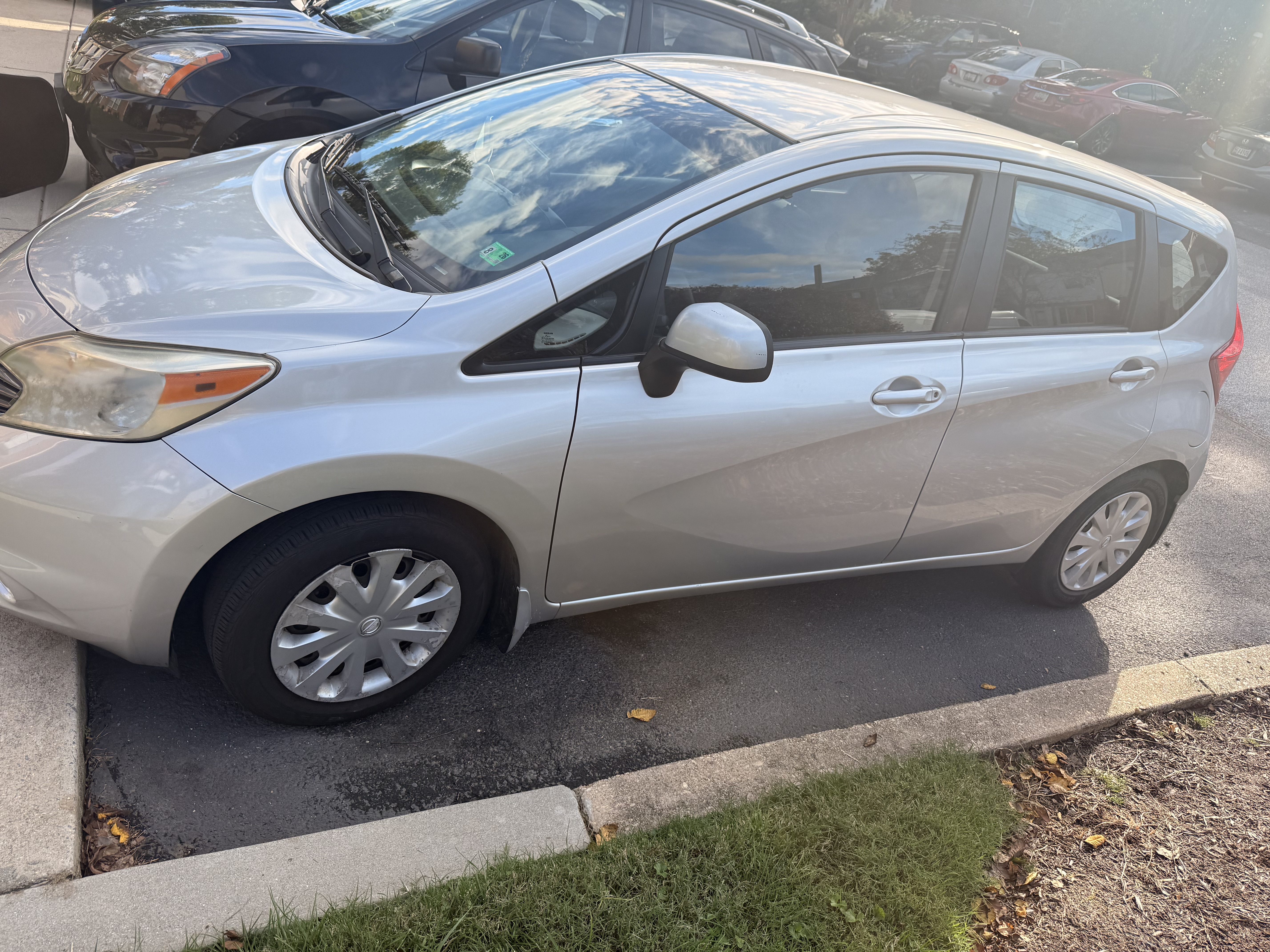Used 2014 Nissan Versa Note SV FWD image 6