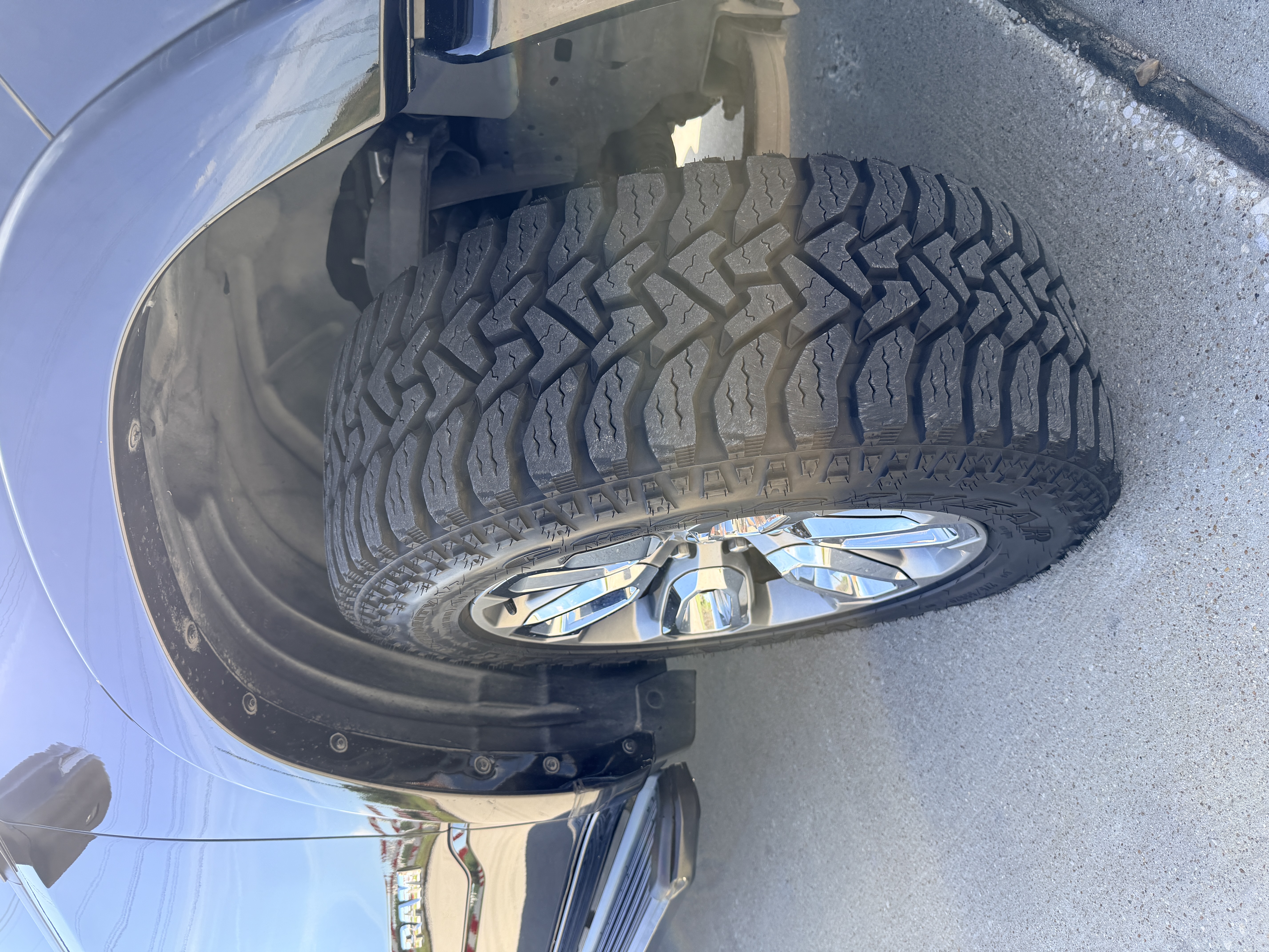 Used 2020 RAM 1500 Laramie w/ Sport Appearance Package AWD/4WD image 11
