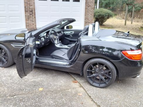 Used 2013 Mercedes-Benz SLK 250 image 12