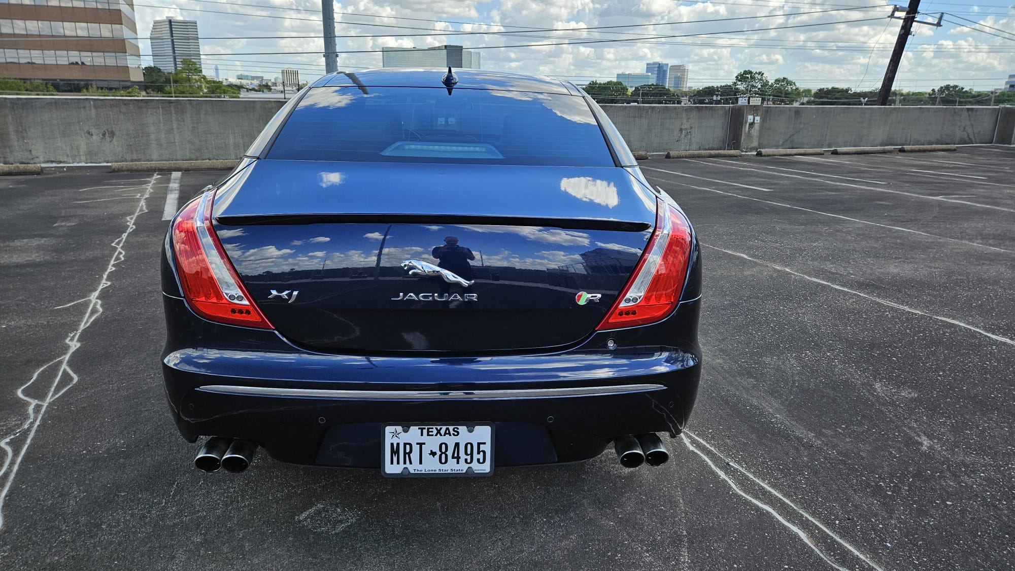Used 2014 Jaguar XJ R RWD image 4