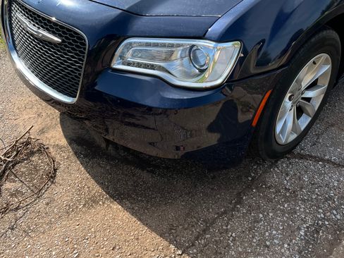 Used 2016 Chrysler 300 Limited RWD image 18