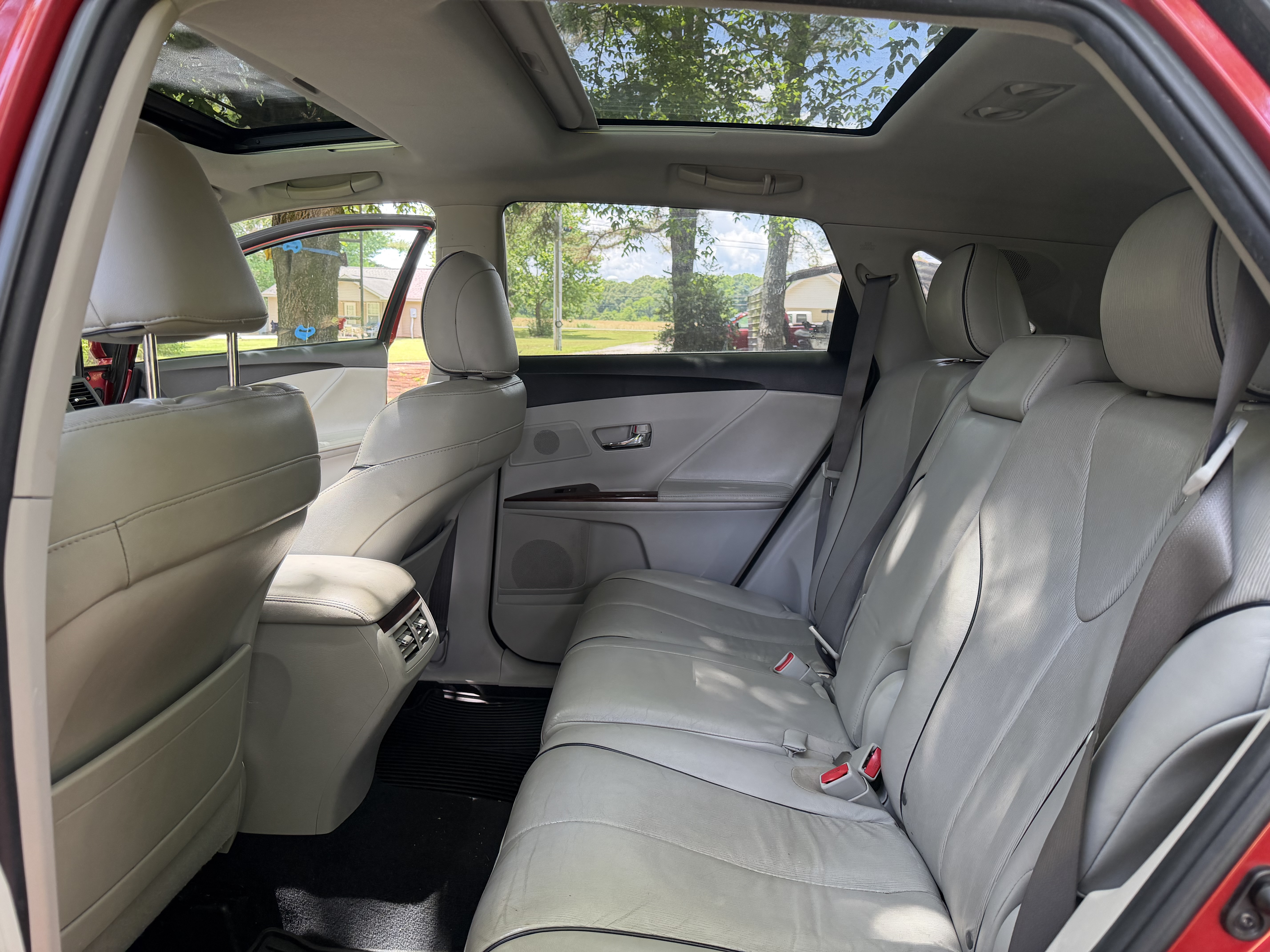 Used 2010 Toyota Venza FWD image 13