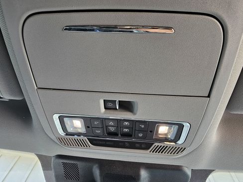 Used 2023 Ford F350 Lariat w/ Tremor Off-Road Package AWD/4WD image 12
