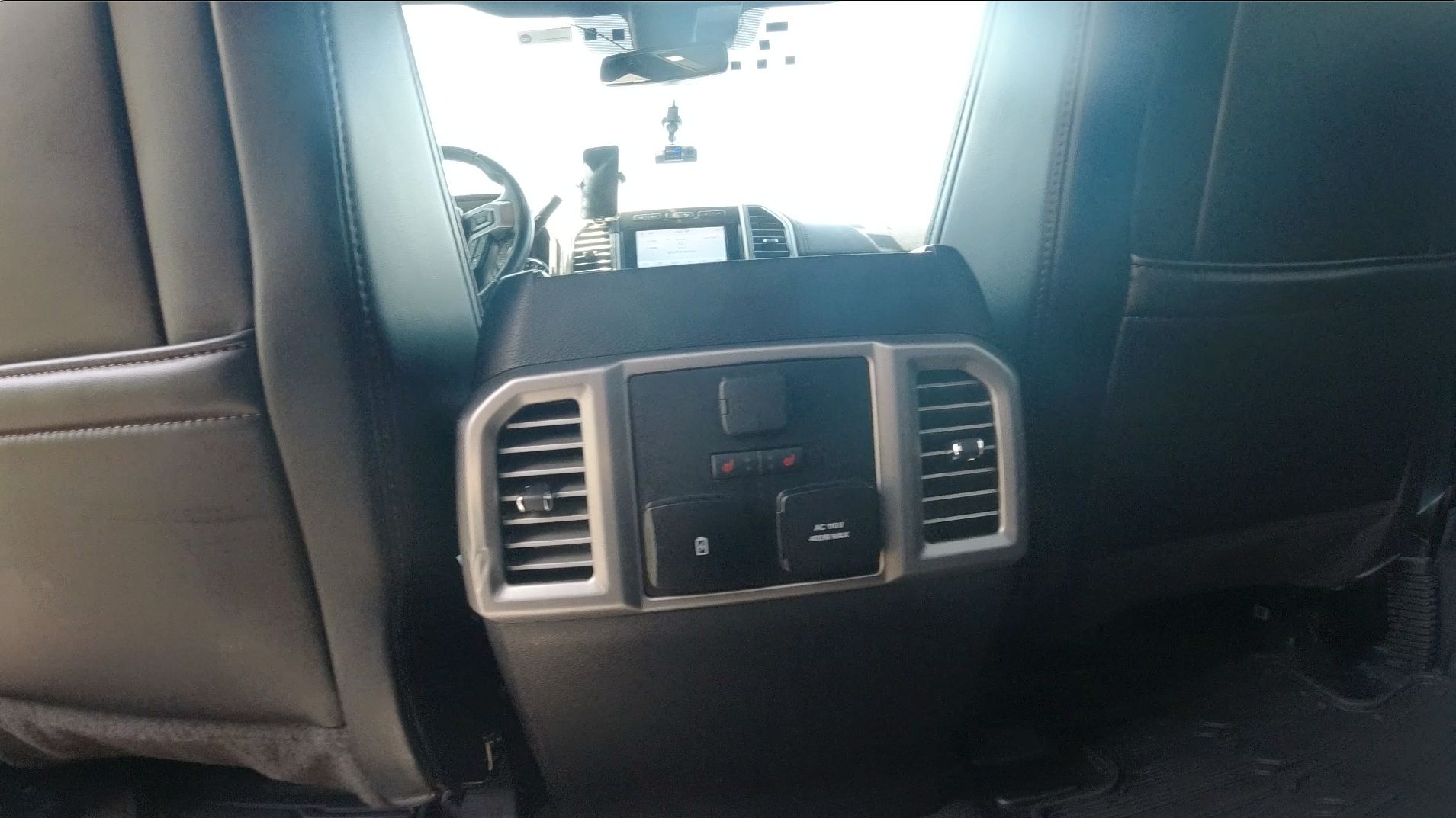 Used 2020 Ford F450 Platinum w/ FX4 Off-Road Package AWD/4WD image 19