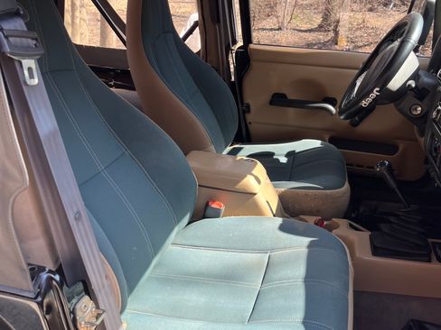 Used 2000 Jeep Wrangler Sahara image 4