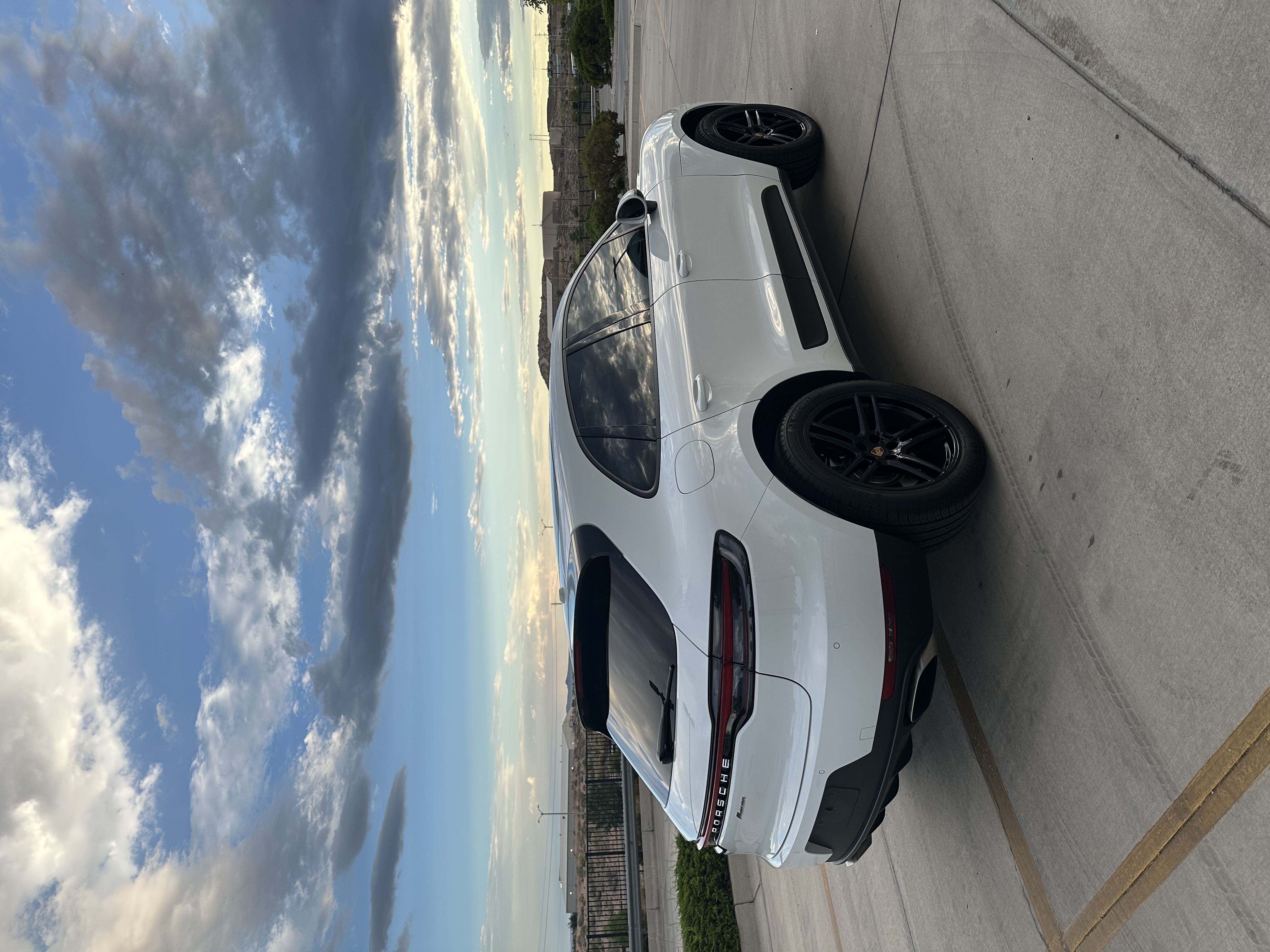 Used 2020 Porsche Macan AWD/4WD image 5