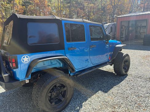 Used 2014 Jeep Wrangler Unlimited Sport image 6
