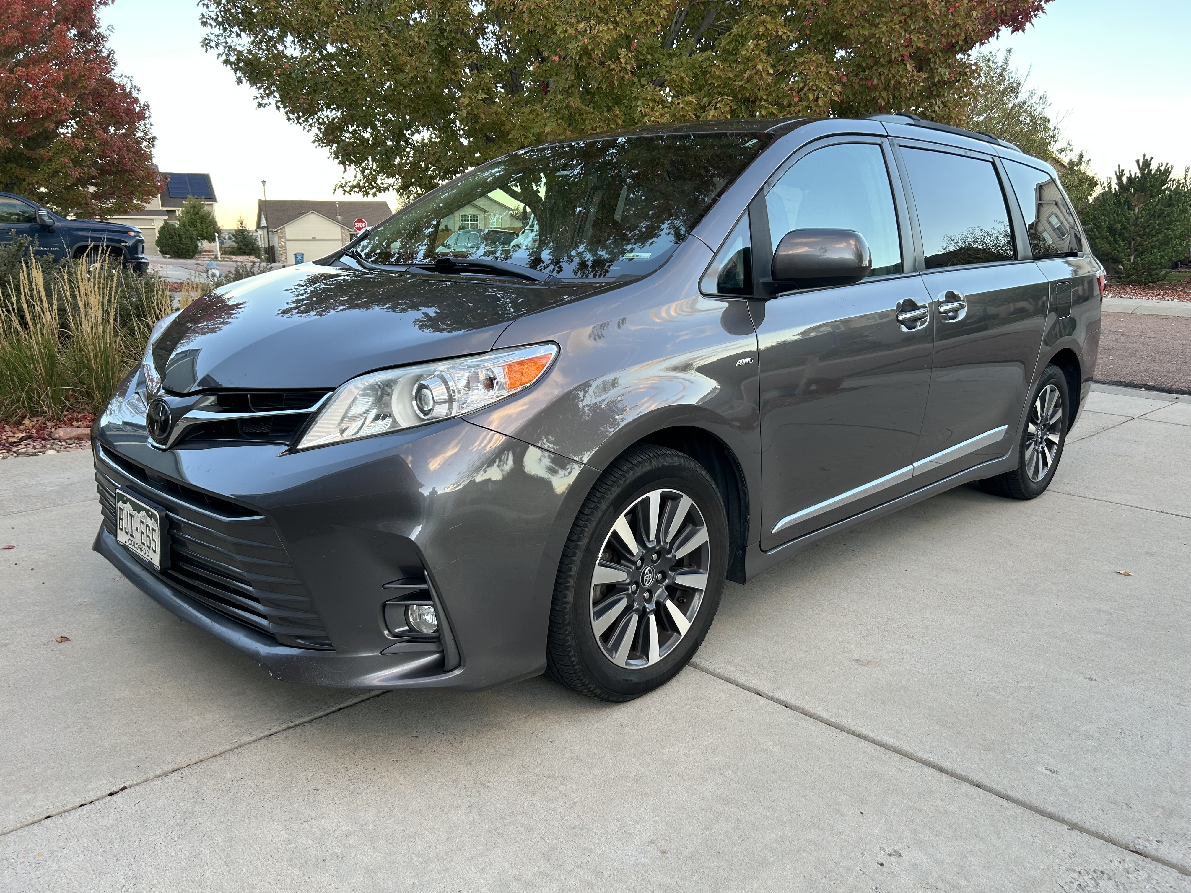 Used 2019 Toyota Sienna XLE Premium AWD/4WD image 1