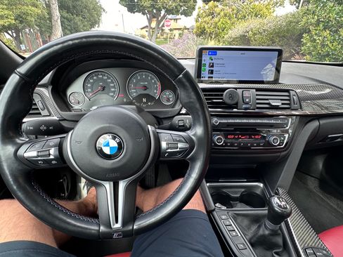 Used 2015 BMW M4 Convertible image 16
