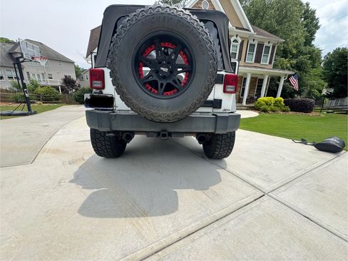 Used 2012 Jeep Wrangler Unlimited Sport image 8