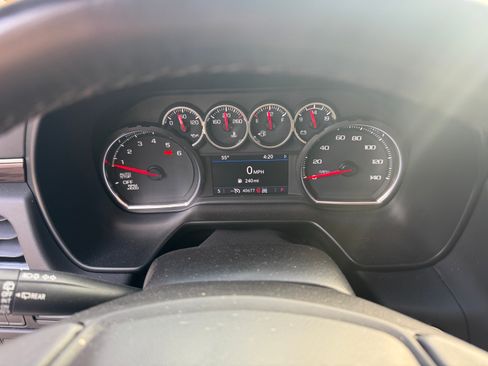 Used 2021 Chevrolet Suburban Z71 image 10