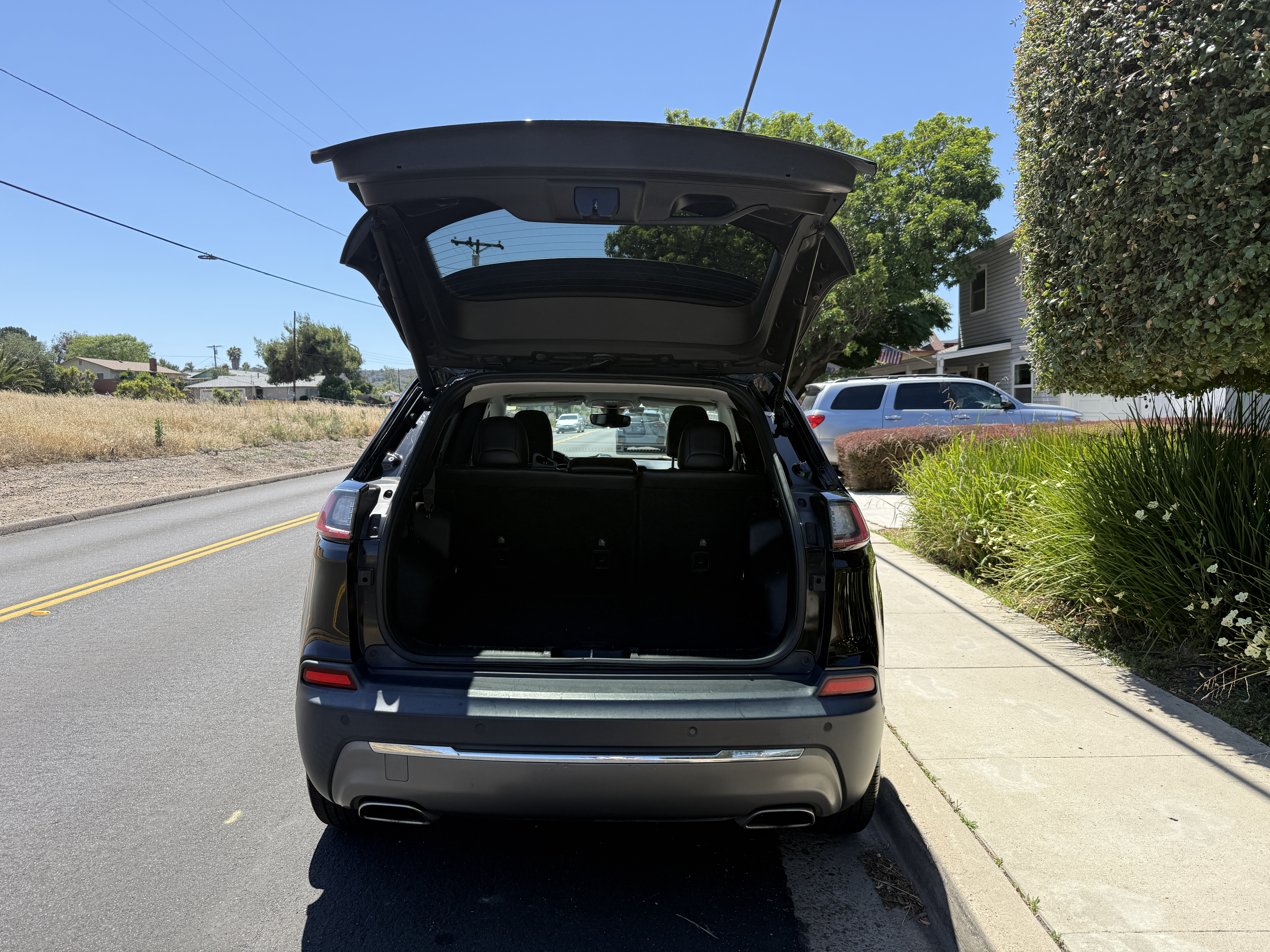 Used 2019 Jeep Cherokee Limited AWD/4WD image 6