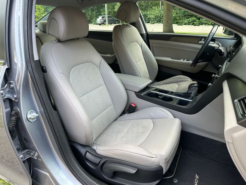 Used 2015 Hyundai Sonata Sport w/ Option Group 04 FWD image 14