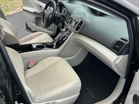 Used 2011 Toyota Venza AWD image 19