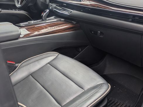 Used 2022 Cadillac Escalade Premium Luxury image 8