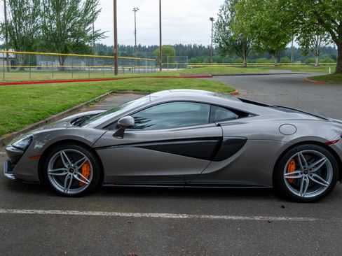 Used 2017 McLaren 570S Coupe image 9