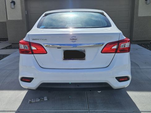 Used 2018 Nissan Sentra S image 2