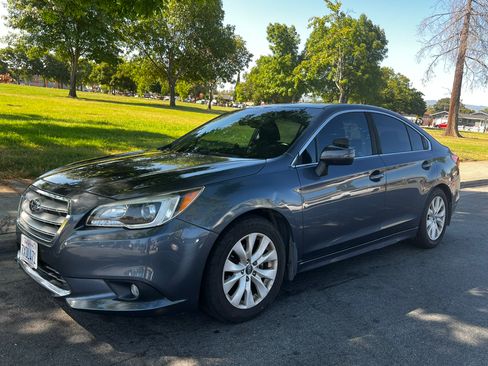 Used 2017 Subaru Legacy 2.5i Premium image 5