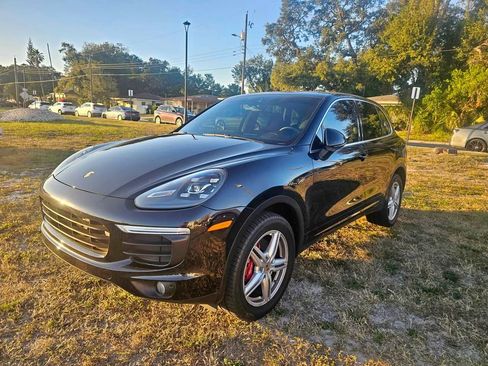 Used 2016 Porsche Cayenne image 1