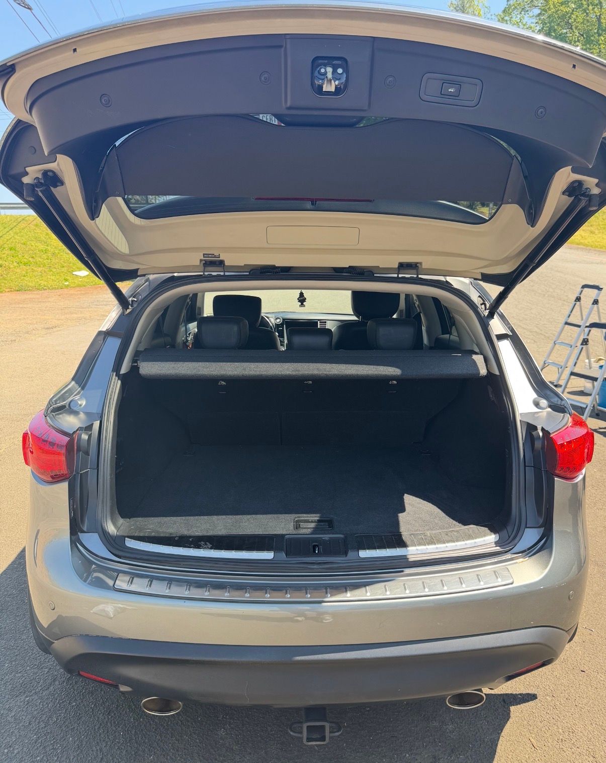 Used 2014 INFINITI QX70 AWD w/ Premium Package image 5