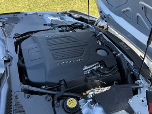Used 2019 Jaguar F-TYPE R AWD/4WD image 8