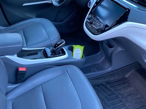 Used 2019 Chevrolet Bolt Premier w/ Infotainment Package image 14