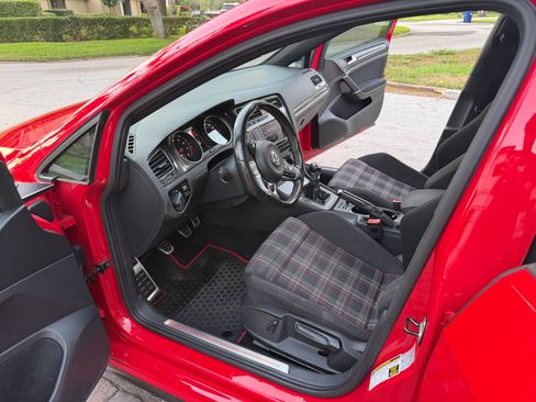 Used 2017 Volkswagen GTI Sport FWD image 18