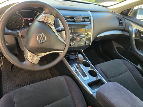 Used 2013 Nissan Altima 2.5 S FWD image 19