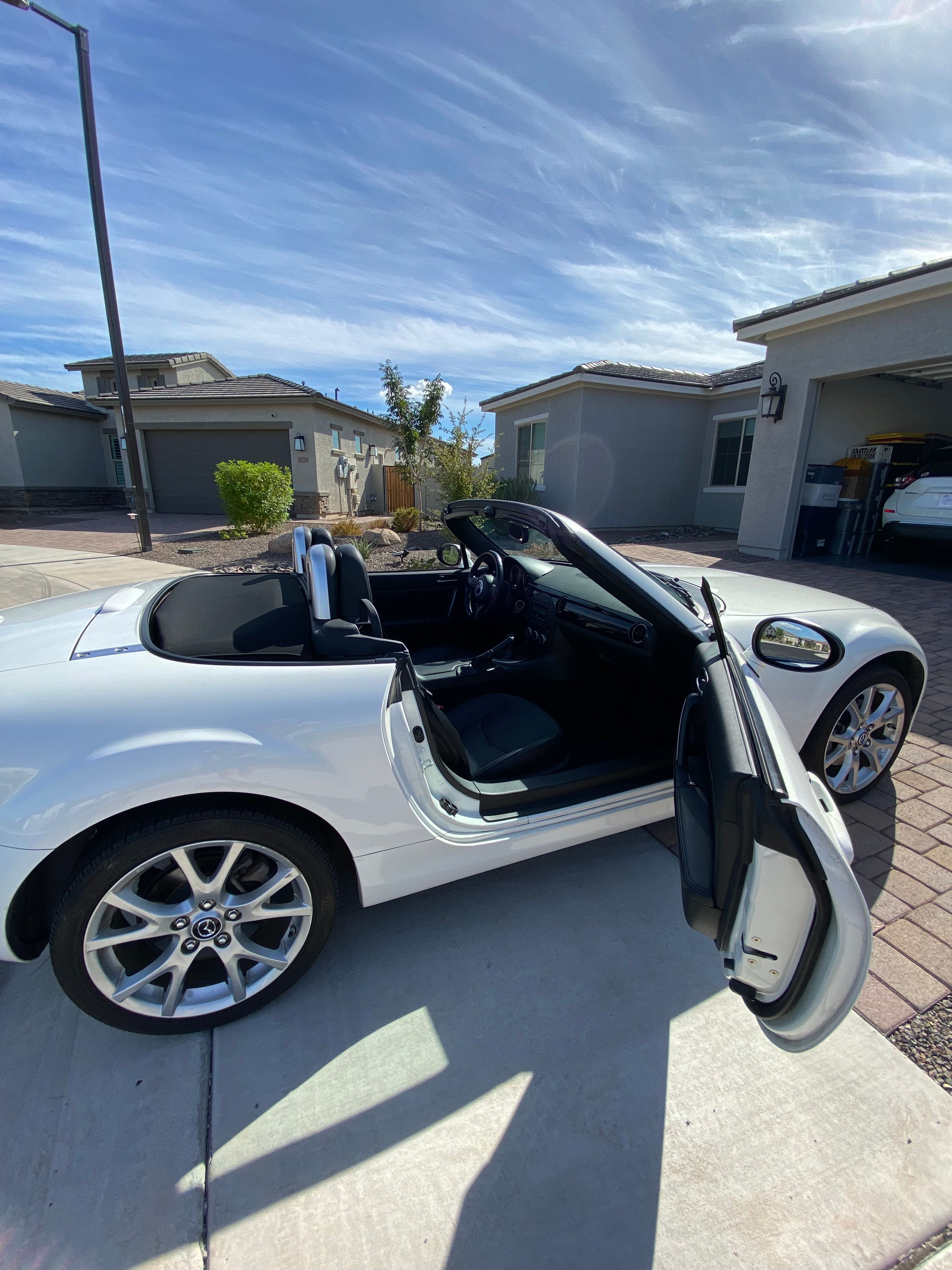 Used 2014 MAZDA MX-5 Miata Grand Touring w/ Premium Package RWD image 14