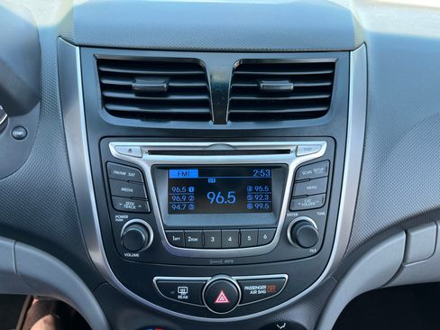 Used 2015 Hyundai Accent GLS FWD image 16