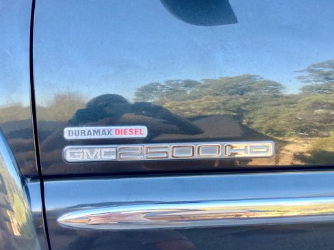 Used 2004 GMC Sierra 2500 SLE w/ Heavy-Duty Power Package AWD/4WD image 25