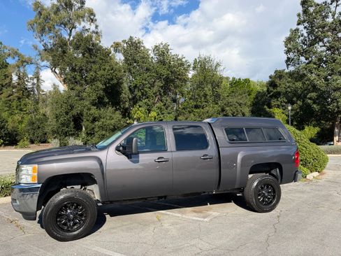 Used 2011 Chevrolet Silverado 2500 LTZ w/ LTZ Plus Package image 1