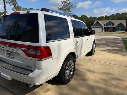 Used 2016 Lincoln Navigator Select image 8