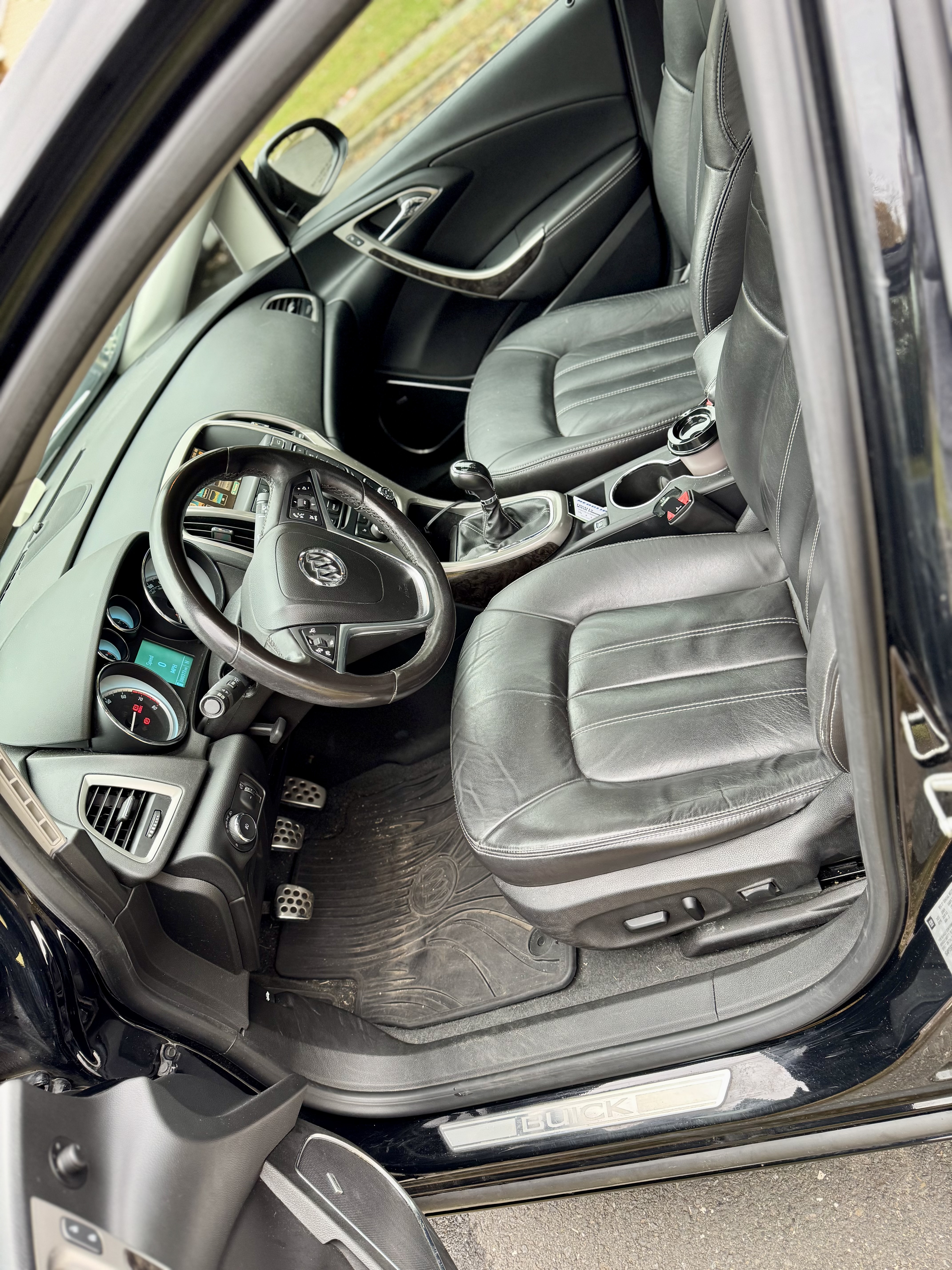 Used 2016 Buick Verano Premium w/ Driver Confidence Package FWD image 9
